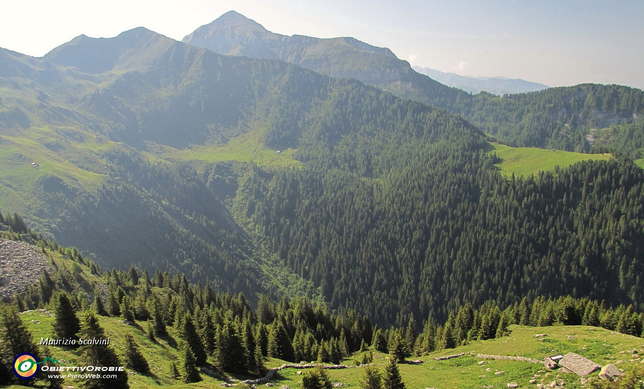 15 Panorama verso  il Monte Cavallo....JPG